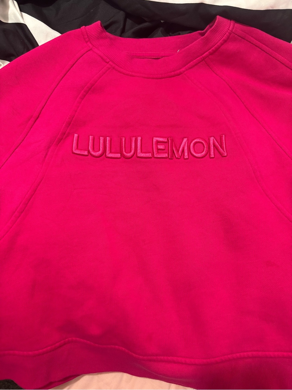lululemon athletica Fuchsia Logo Pullover